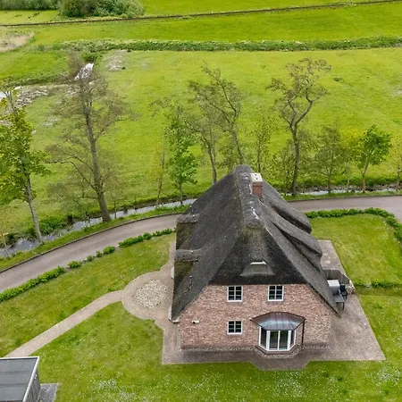 Nyaraló House Reetdachhaus House 1